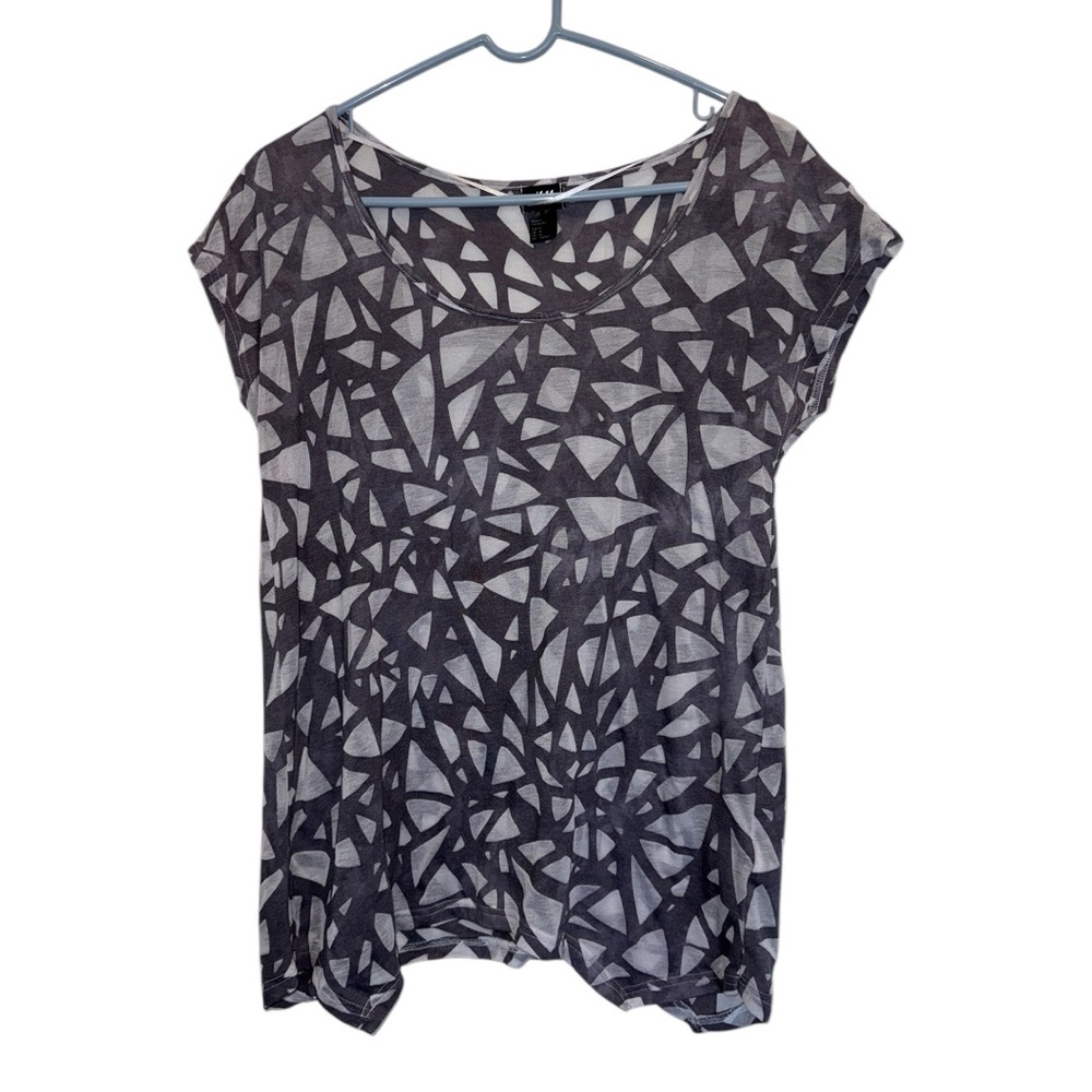 Triangular Pattern Top - Picture 8 of 12